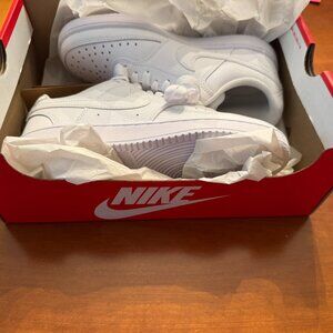 👟 NIB Nike White/White Sneakers - Youth Size 6.5 🤍